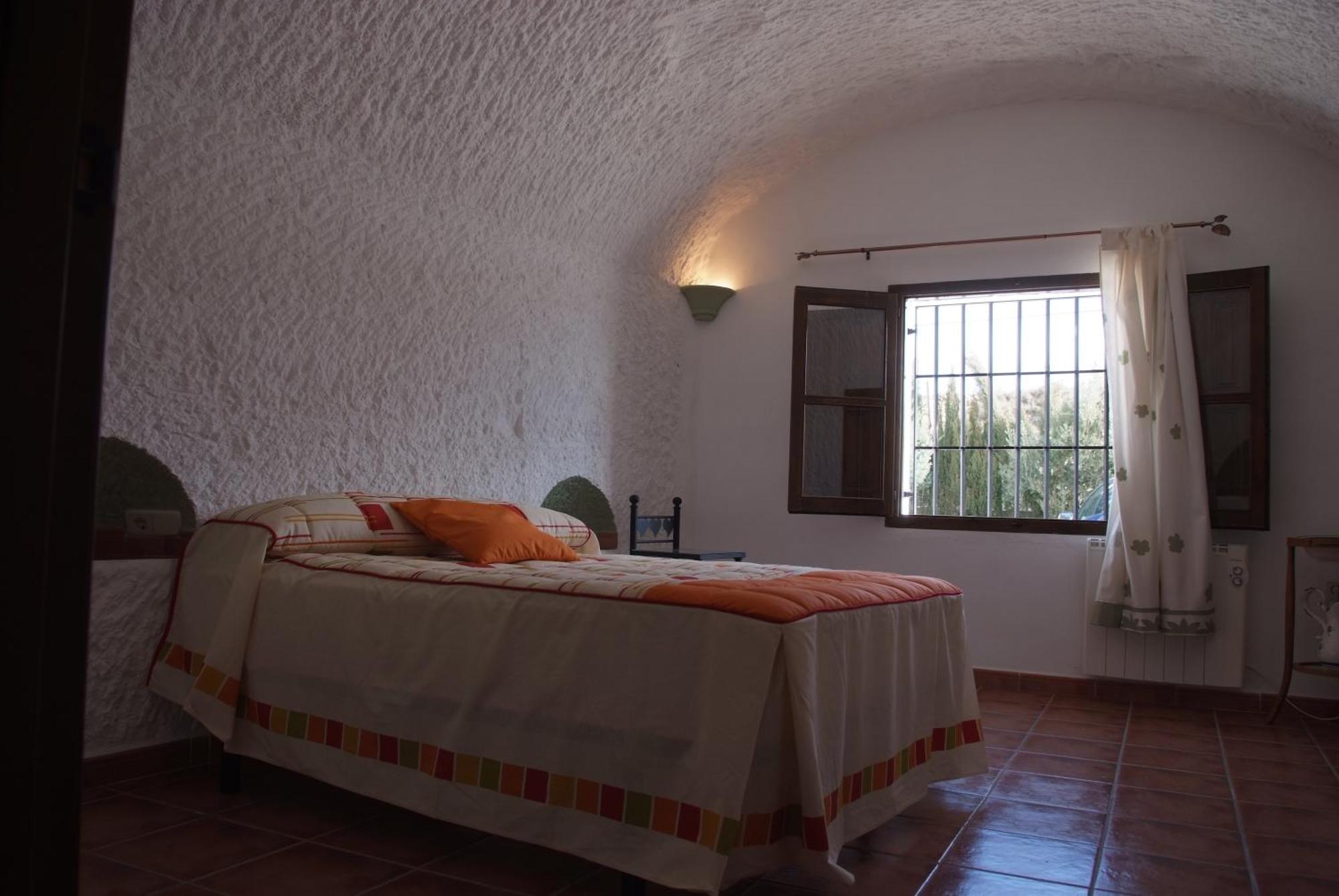 בית הארחה Benalúa de Guadix 	Cuevas La Chumbera מראה חיצוני תמונה