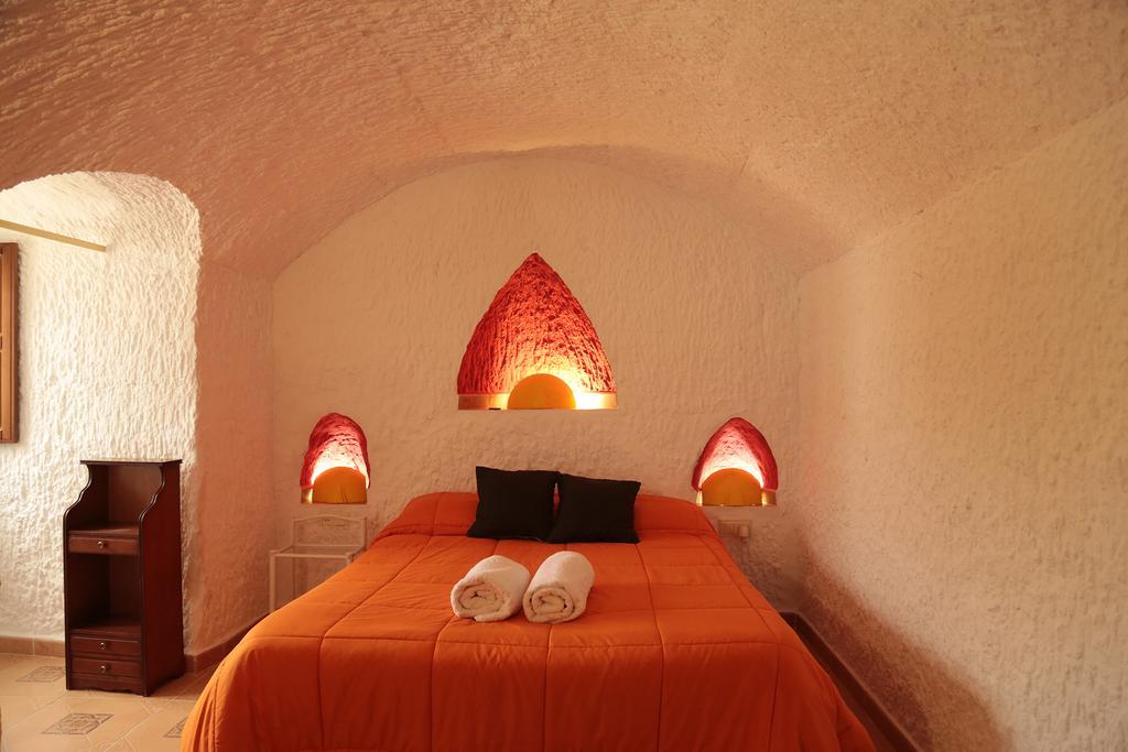 בית הארחה Benalúa de Guadix 	Cuevas La Chumbera מראה חיצוני תמונה